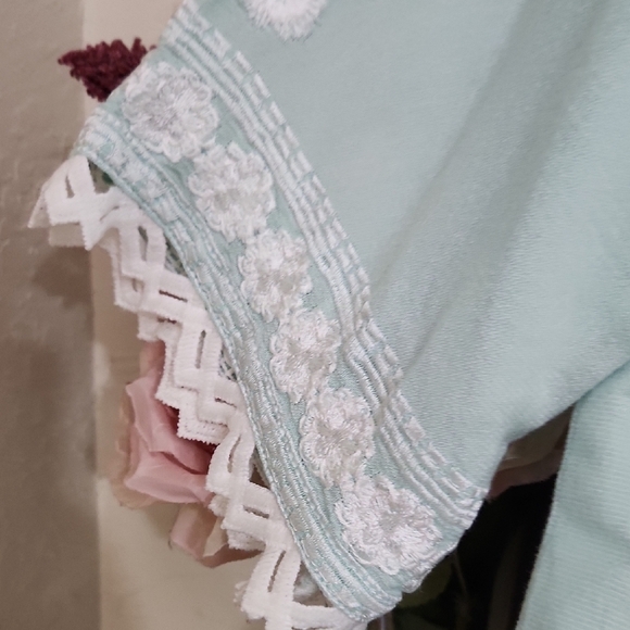 Panache Apparel Tag with Black and Gold Details - Picture 9 of 10